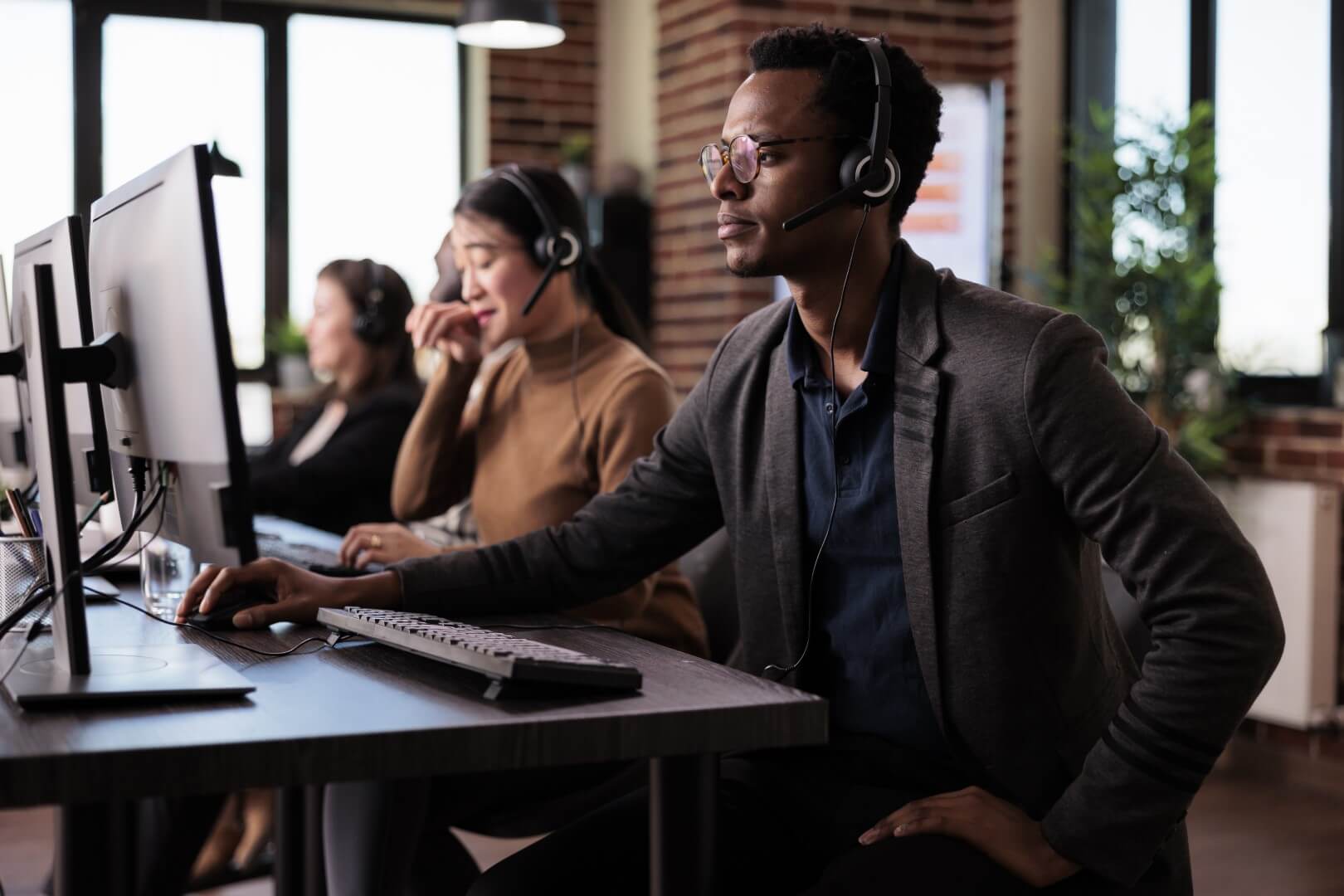 customer service helping people